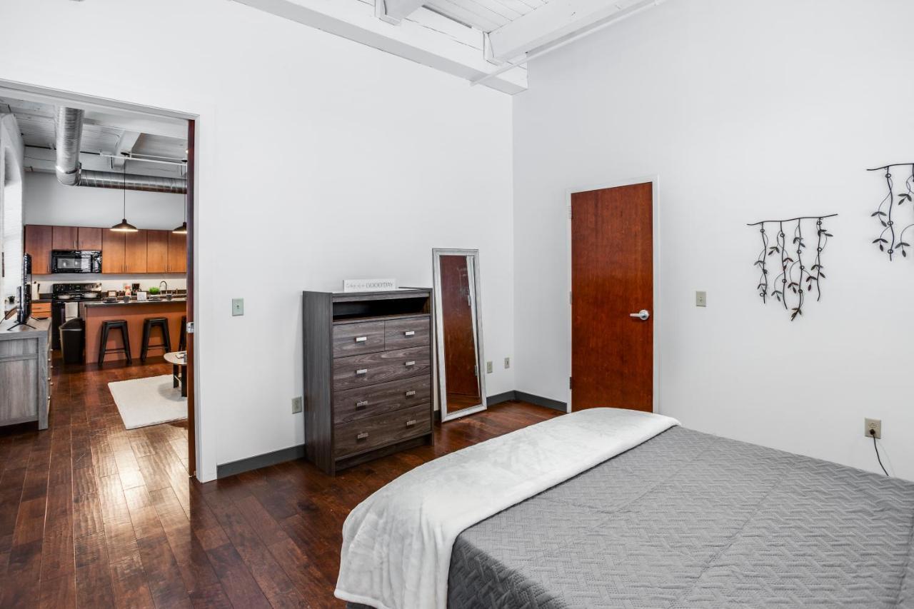 Ny Style Centric Loft With King Bed By Park Ave Leilighet Rochester Eksteriør bilde